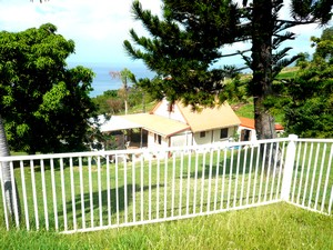 la villa petit paradis vue de la piscine